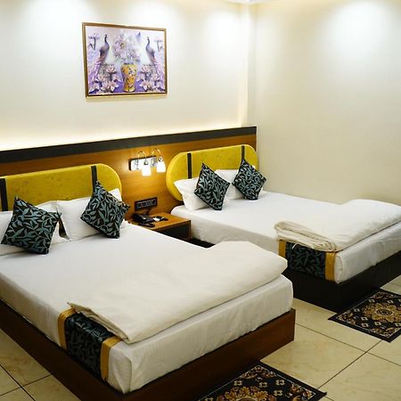 Hotel Shakuntla Palace - 400 Meters Away From Vishnu Pad Temple 7 Mins Walk Gaya Ngoại thất bức ảnh