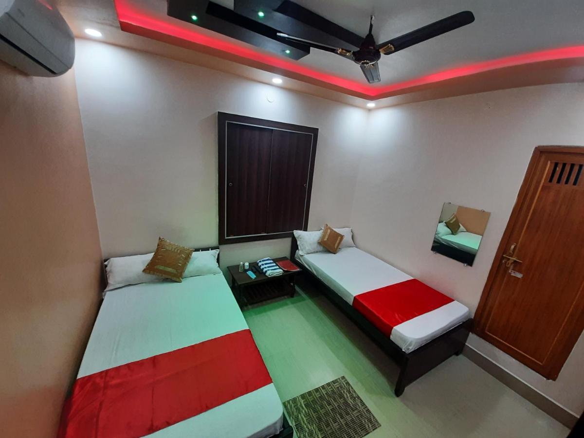 Hotel Shakuntla Palace - 400 Meters Away From Vishnu Pad Temple 7 Mins Walk Gaya Ngoại thất bức ảnh