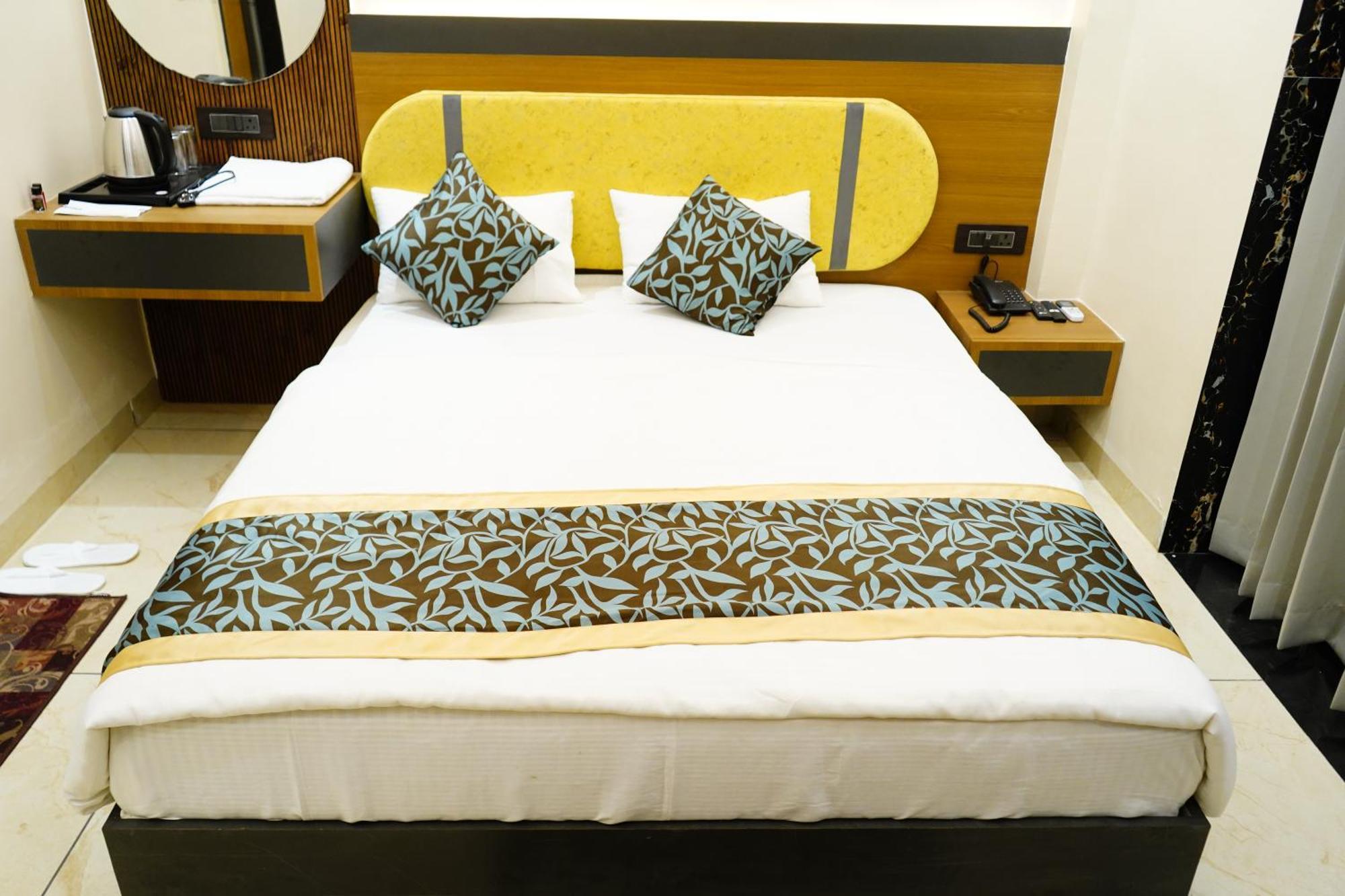 Hotel Shakuntla Palace - 400 Meters Away From Vishnu Pad Temple 7 Mins Walk Gaya Ngoại thất bức ảnh