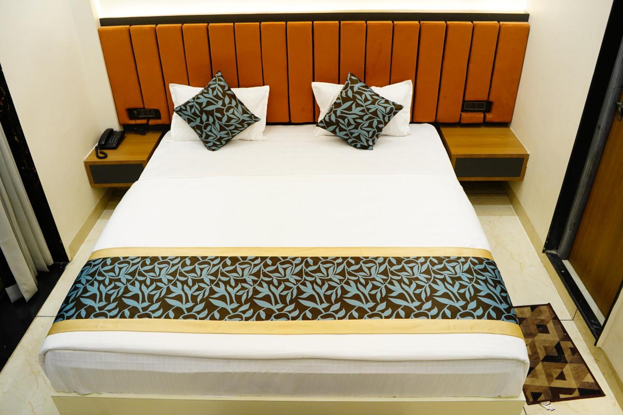 Hotel Shakuntla Palace - 400 Meters Away From Vishnu Pad Temple 7 Mins Walk Gaya Ngoại thất bức ảnh
