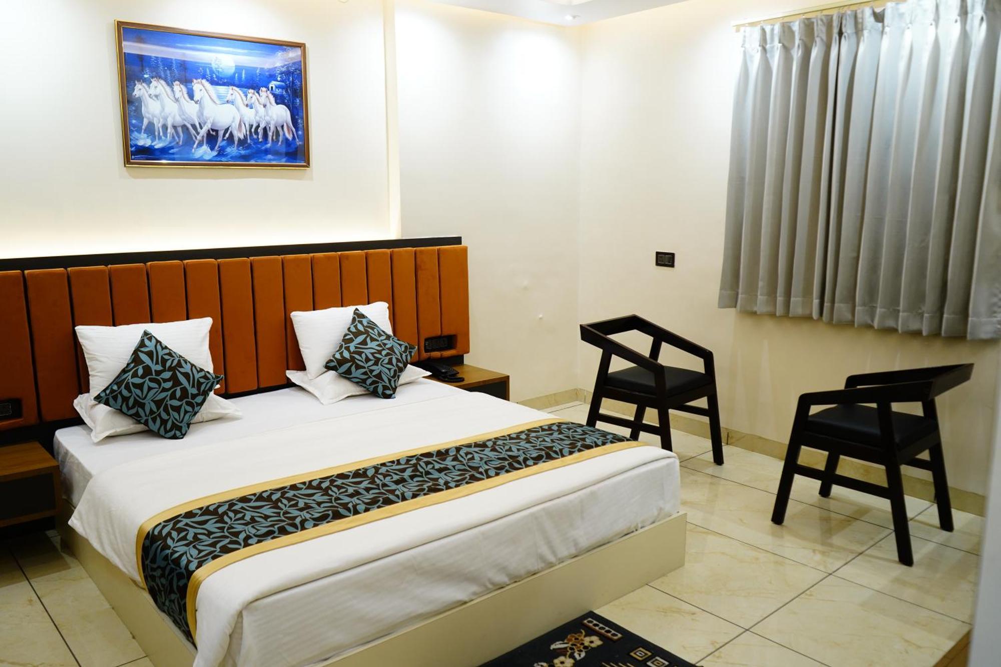 Hotel Shakuntla Palace - 400 Meters Away From Vishnu Pad Temple 7 Mins Walk Gaya Ngoại thất bức ảnh