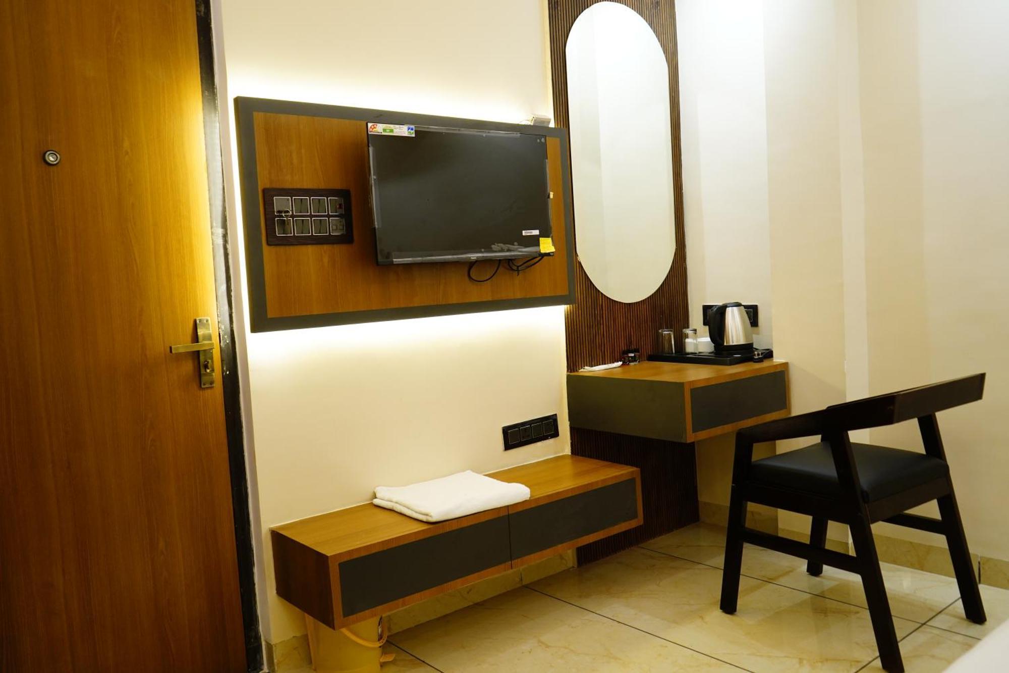 Hotel Shakuntla Palace - 400 Meters Away From Vishnu Pad Temple 7 Mins Walk Gaya Ngoại thất bức ảnh