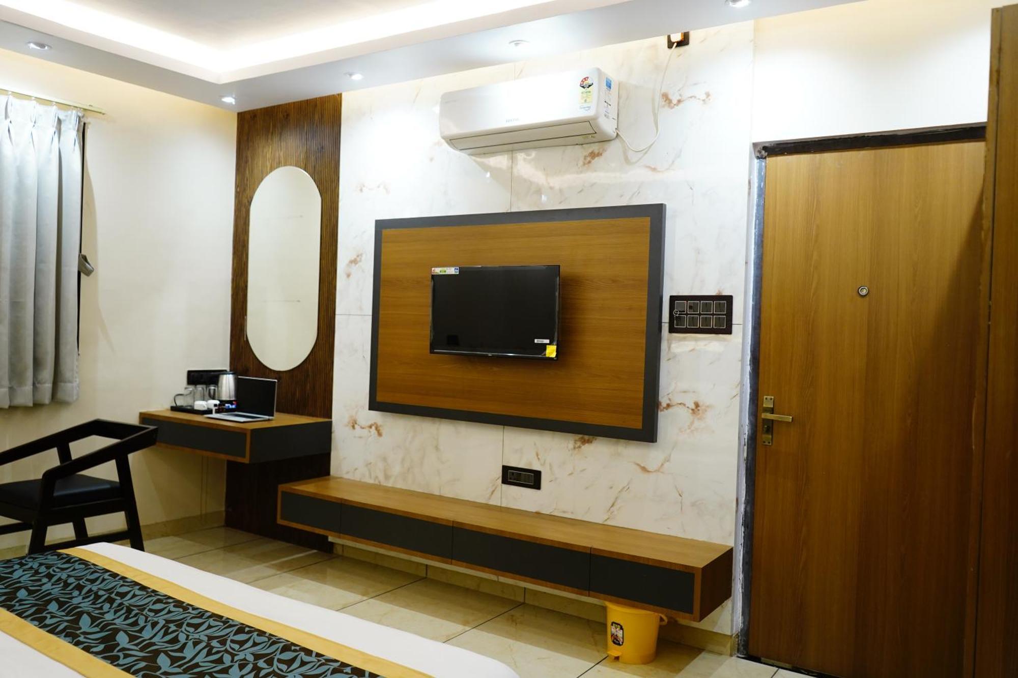 Hotel Shakuntla Palace - 400 Meters Away From Vishnu Pad Temple 7 Mins Walk Gaya Ngoại thất bức ảnh
