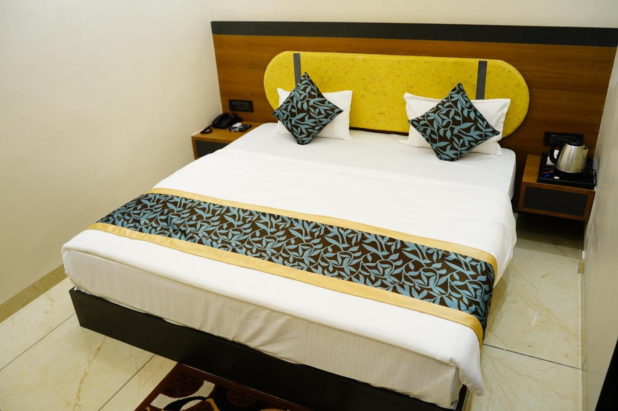 Hotel Shakuntla Palace - 400 Meters Away From Vishnu Pad Temple 7 Mins Walk Gaya Ngoại thất bức ảnh