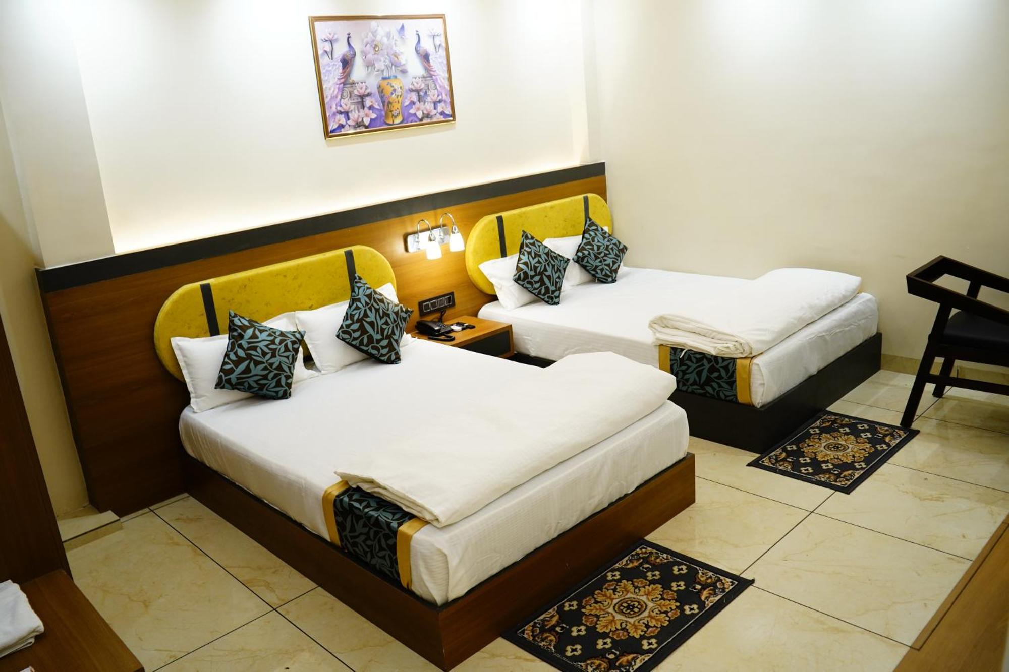 Hotel Shakuntla Palace - 400 Meters Away From Vishnu Pad Temple 7 Mins Walk Gaya Ngoại thất bức ảnh