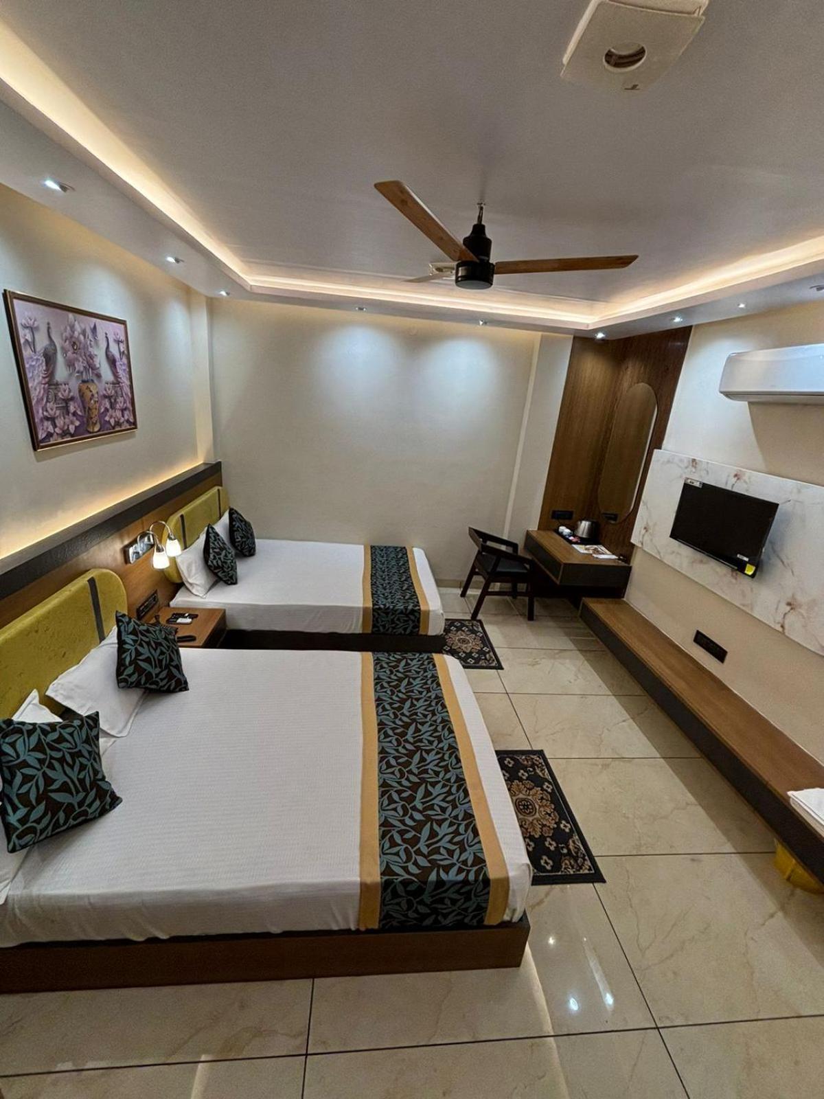 Hotel Shakuntla Palace - 400 Meters Away From Vishnu Pad Temple 7 Mins Walk Gaya Ngoại thất bức ảnh