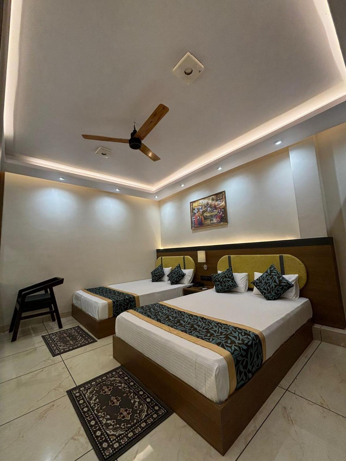 Hotel Shakuntla Palace - 400 Meters Away From Vishnu Pad Temple 7 Mins Walk Gaya Ngoại thất bức ảnh